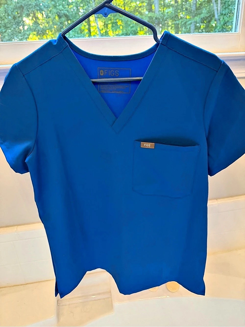 NEVER WORN - FIGS would not allow me to return them FIGS Casma Scrub Top & Zamor